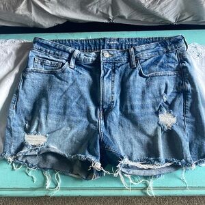 Old Navy distressed denim shorts